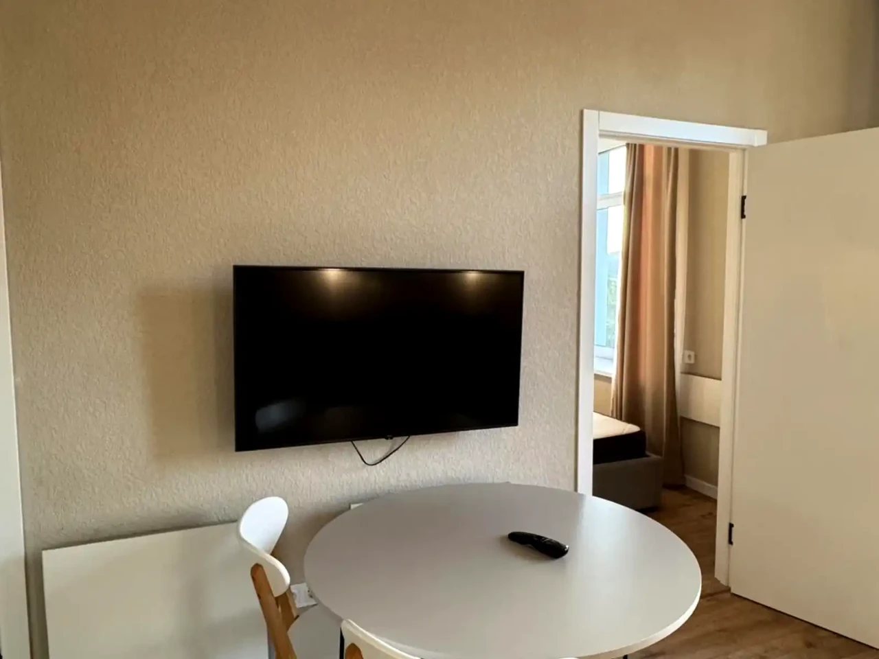 Оренда квартири 2-кімн. 45 м² 1/5 пов.