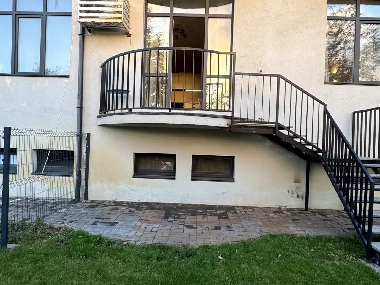 Оренда квартири 2-кімн. 45 м² 1/5 пов.