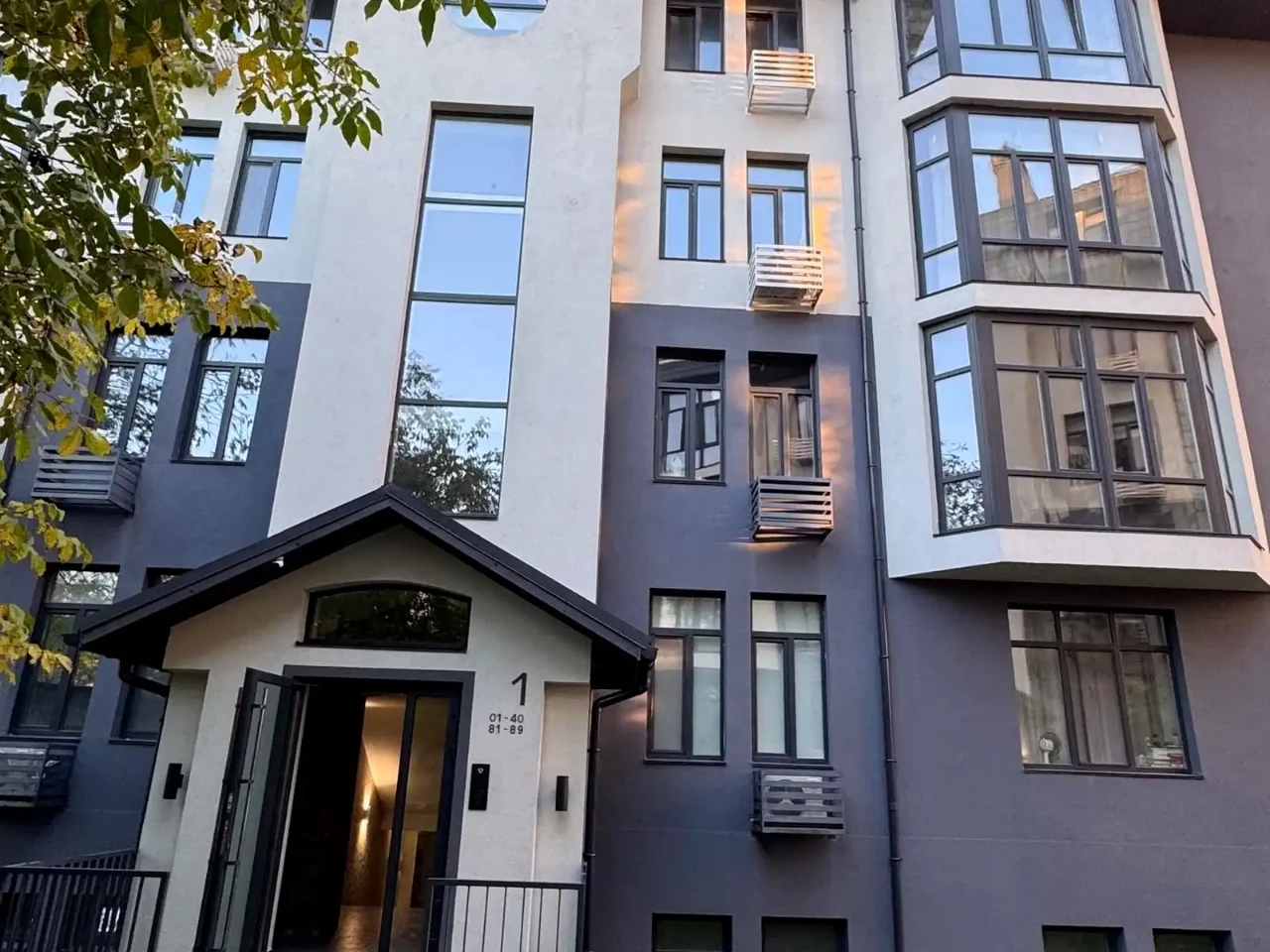 Оренда квартири 2-кімн. 45 м² 1/5 пов.