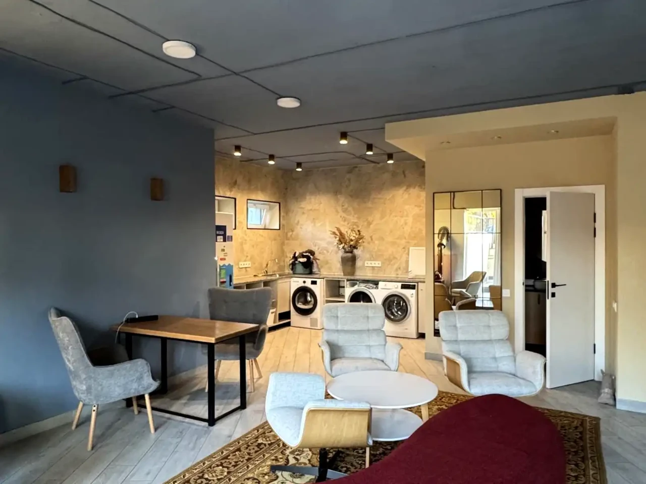 Оренда квартири 2-кімн. 45 м² 1/5 пов.