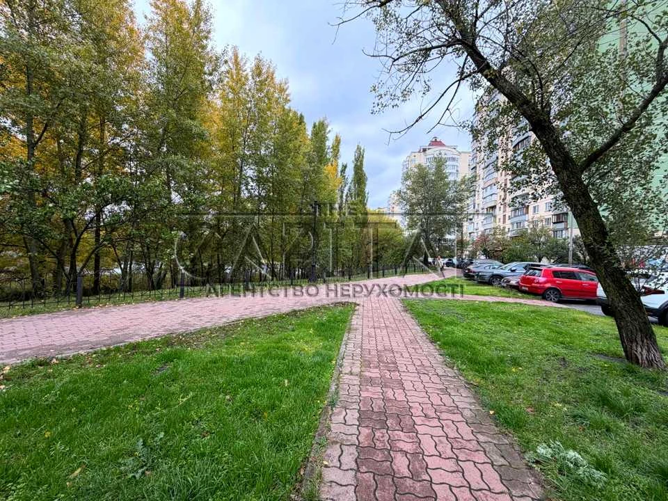 Квартира. Київ, Героїв Дніпра вул.