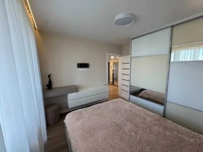 Продажа 3к.кв с ремонтом,  м "Студенческая"