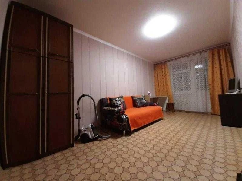 Продам окрему кімнату на Одеській .