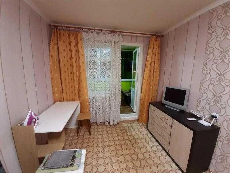 Продам окрему кімнату на Одеській .