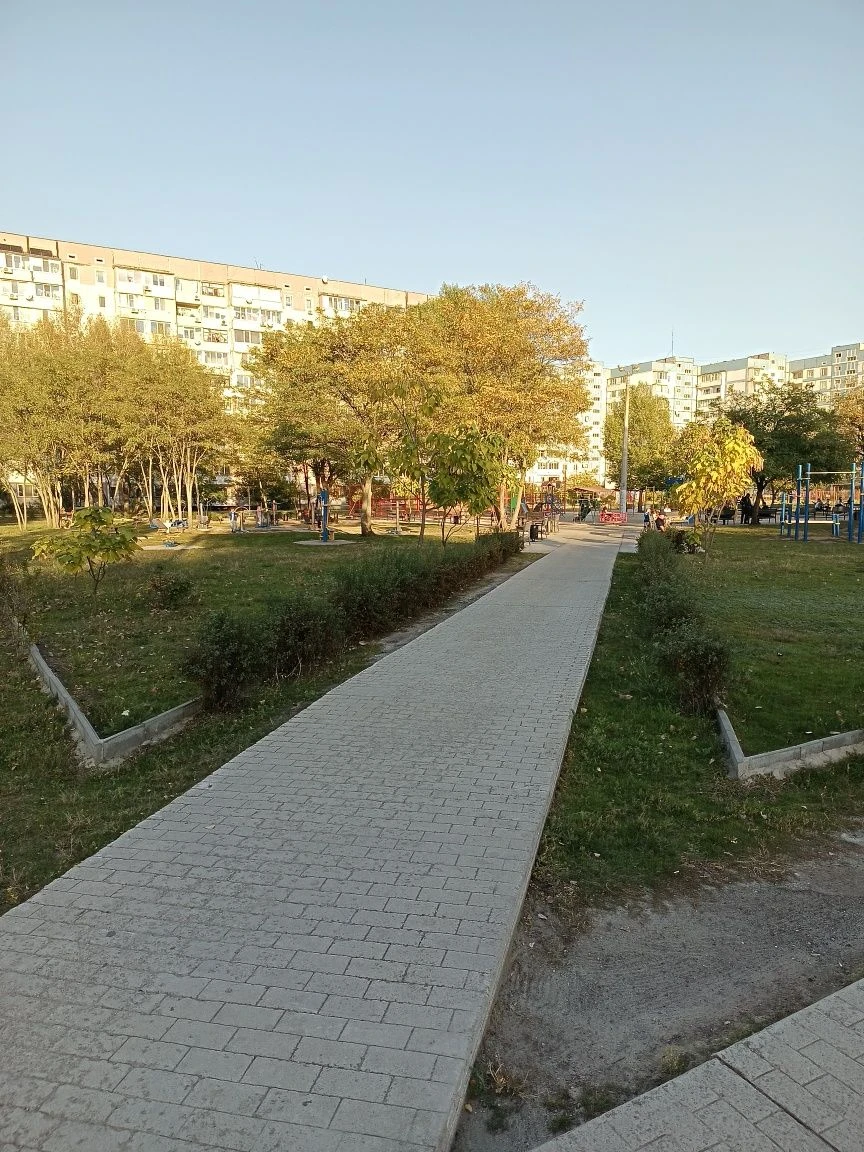 Продам 2ком.квартиру Каменское  Левобережный 5район