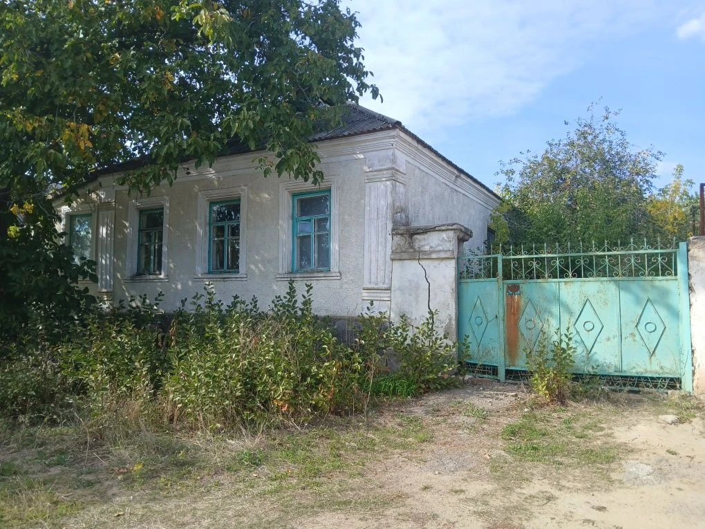 Продам будинок по вулиці. Чорновола