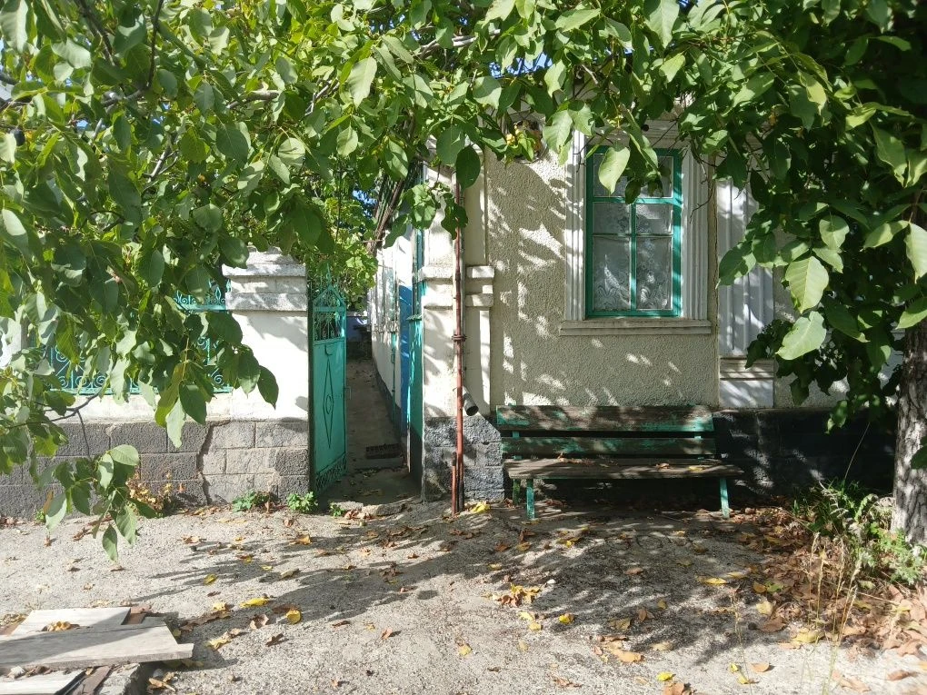 Продам будинок по вулиці. Чорновола