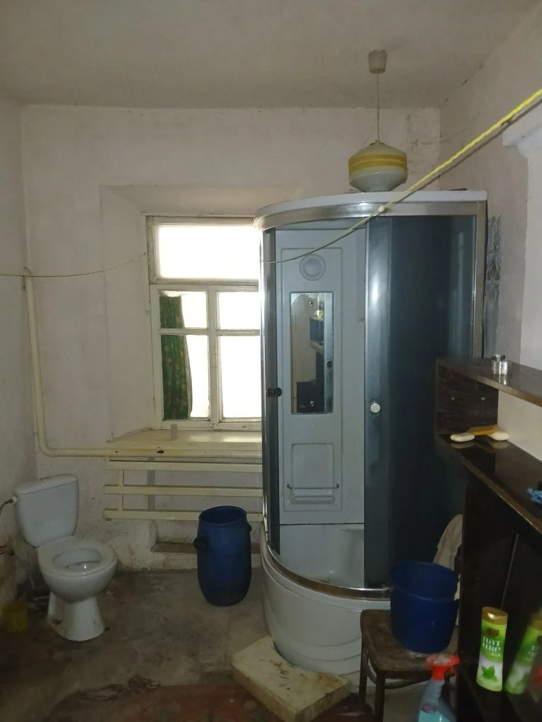 Продам будинок по вулиці. Чорновола