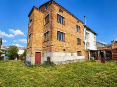 Продаж 2 поверхового будинку з ділянкою на 3 сотки, 288 кв.