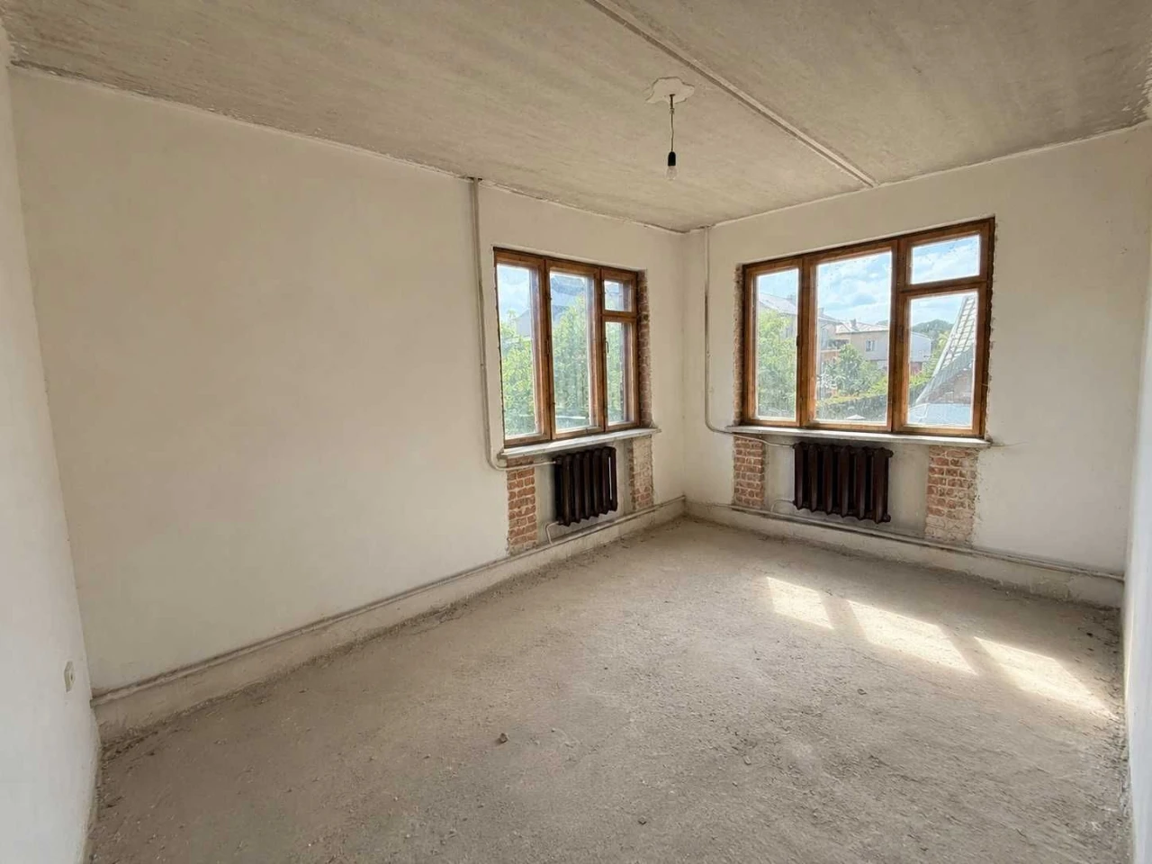 Продаж 2 поверхового будинку з ділянкою на 3 сотки, 288 кв.