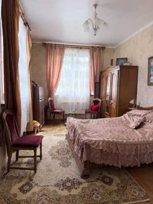 В продажі 2-х поверховий будинок на ул.Чубаївській 5,5 соток