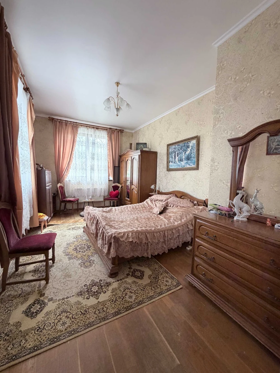 В продажі 2-х поверховий будинок на ул.Чубаївській 5,5 соток