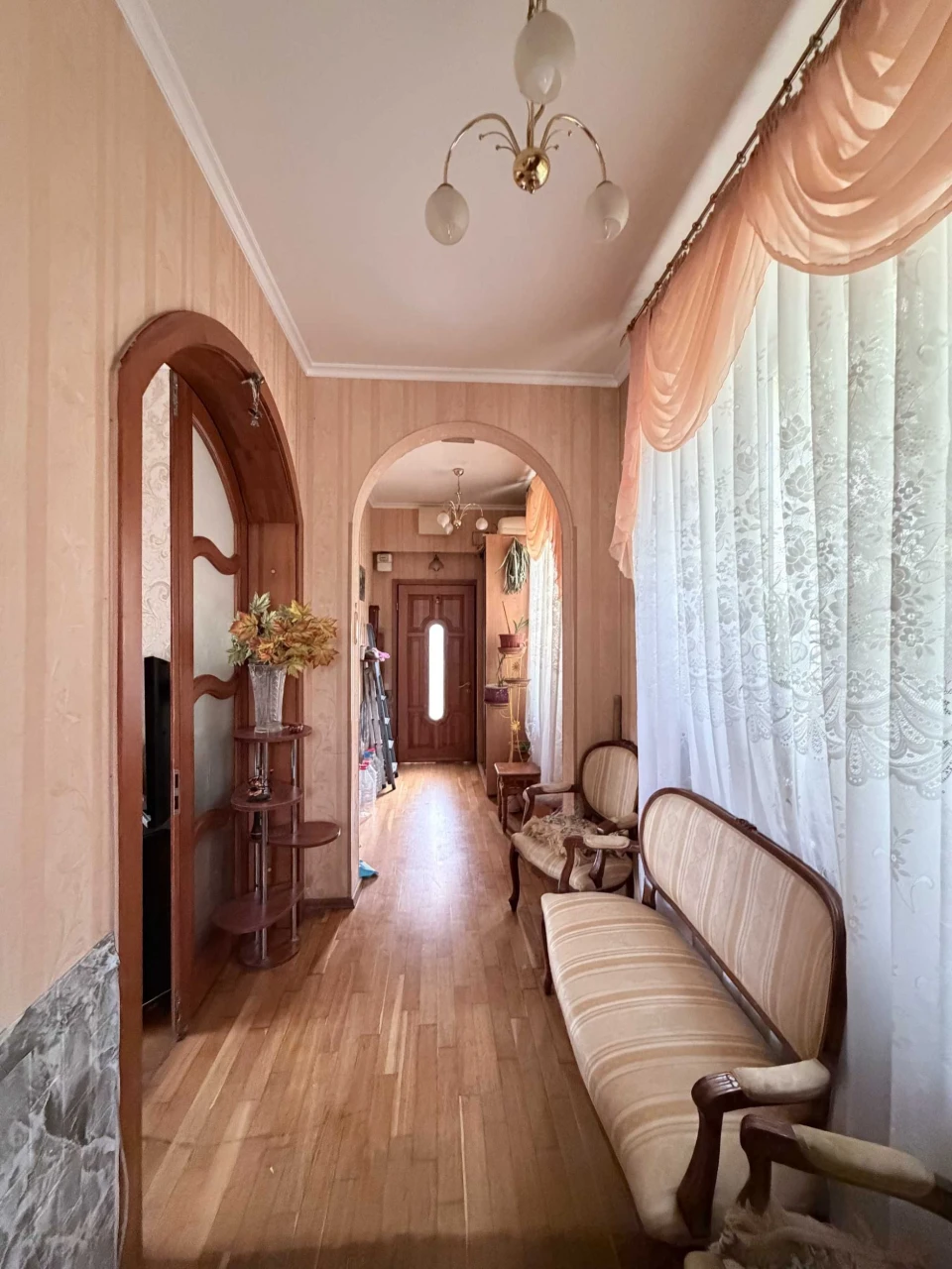 В продажі 2-х поверховий будинок на ул.Чубаївській 5,5 соток