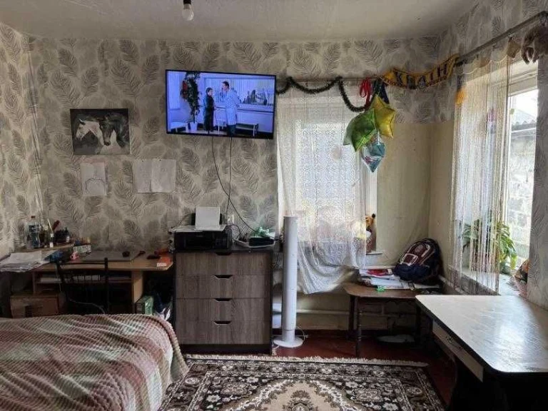 1/2 дома Бавария с коммуникациями не дорого.