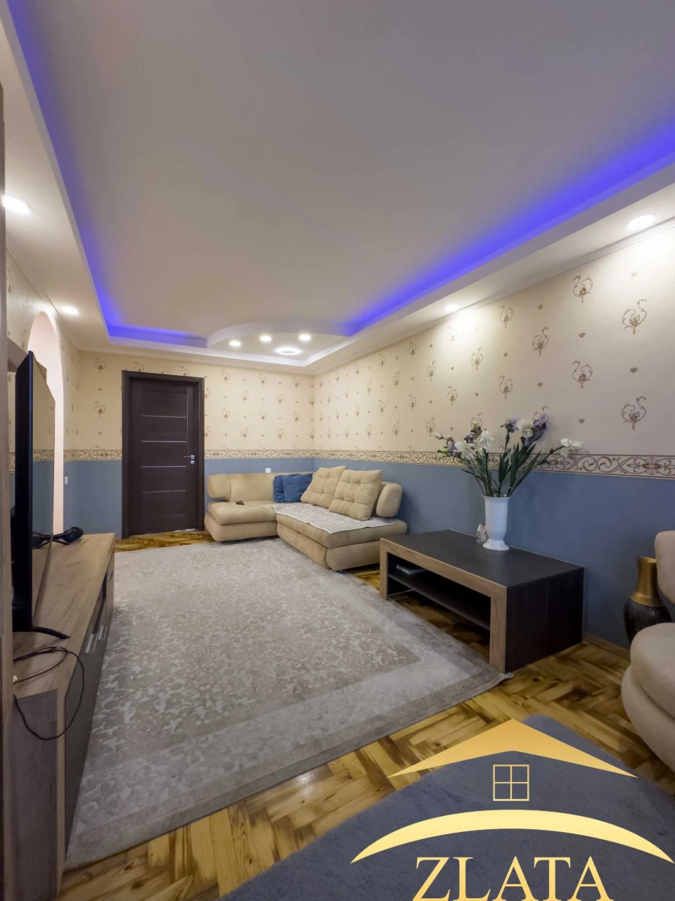 Продаж 3-к квартири на Набережній