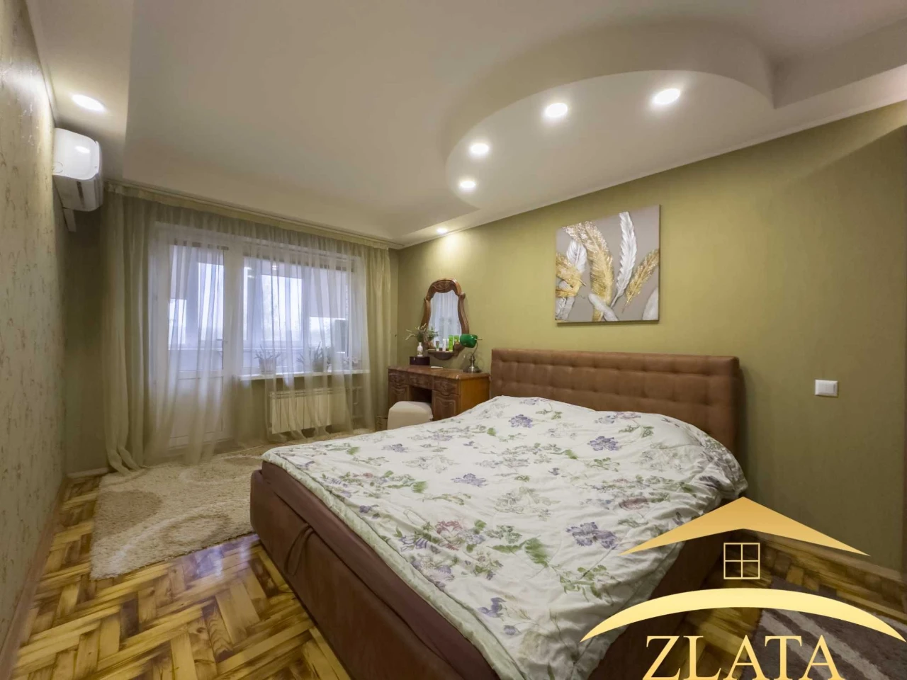 Продаж 3-к квартири на Набережній
