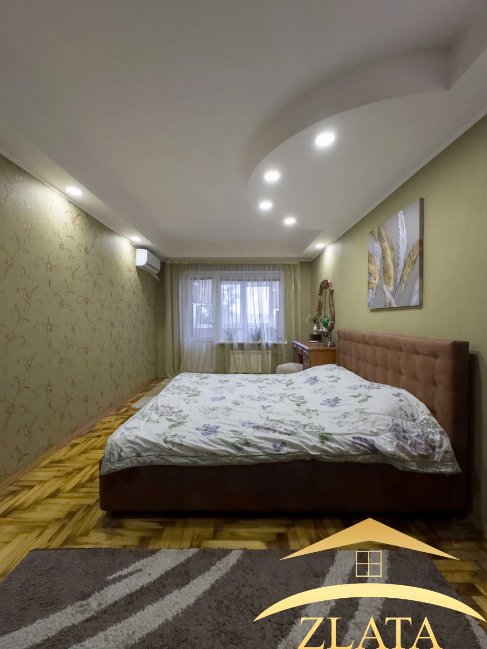 Продаж 3-к квартири на Набережній