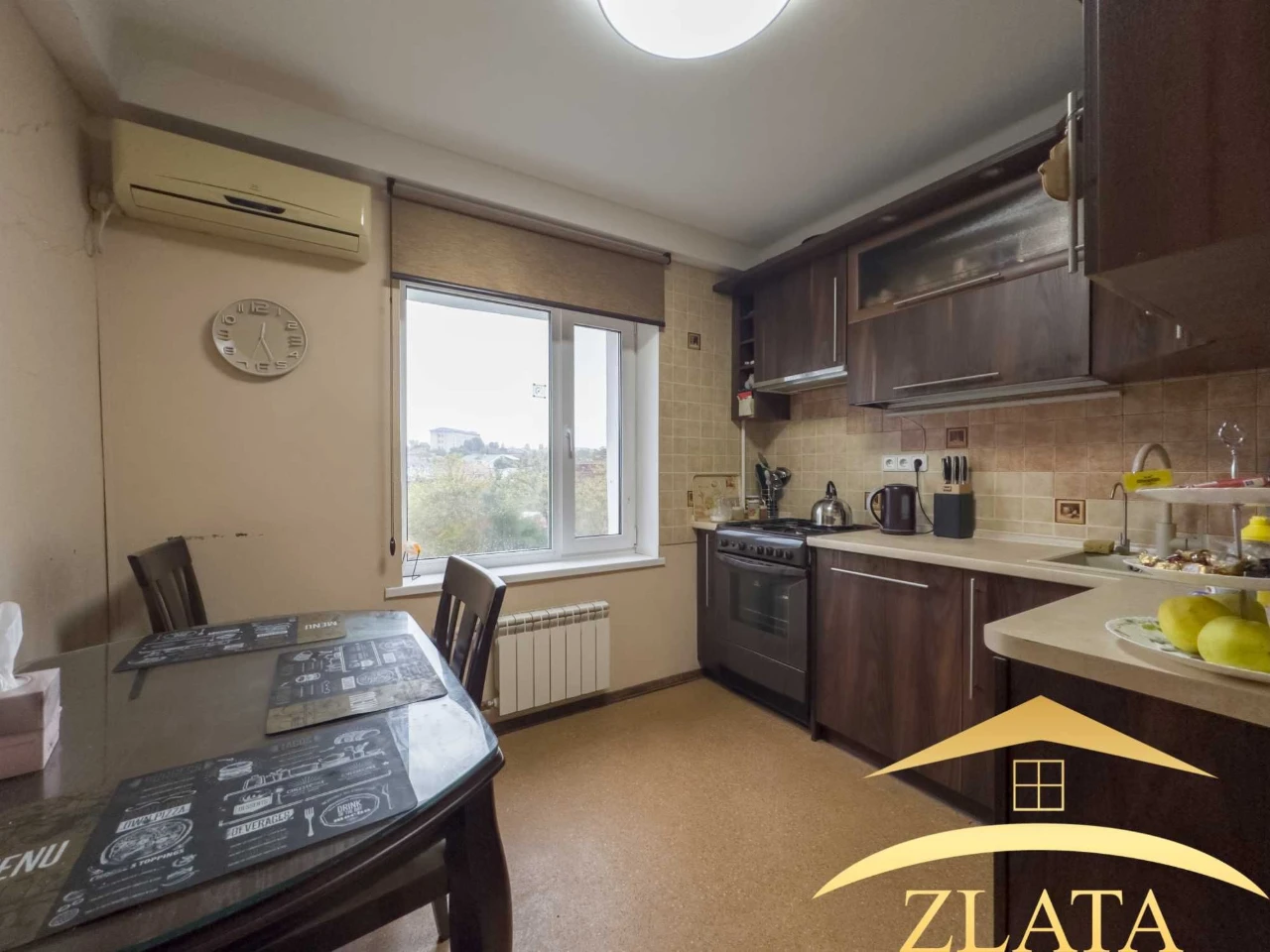 Продаж 3-к квартири на Набережній
