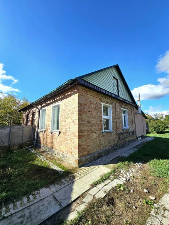 Продаж окремої частини будинку,окремий двір у місті Полтава.