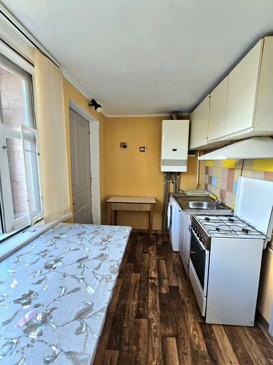 Продаж окремої частини будинку,окремий двір у місті Полтава.
