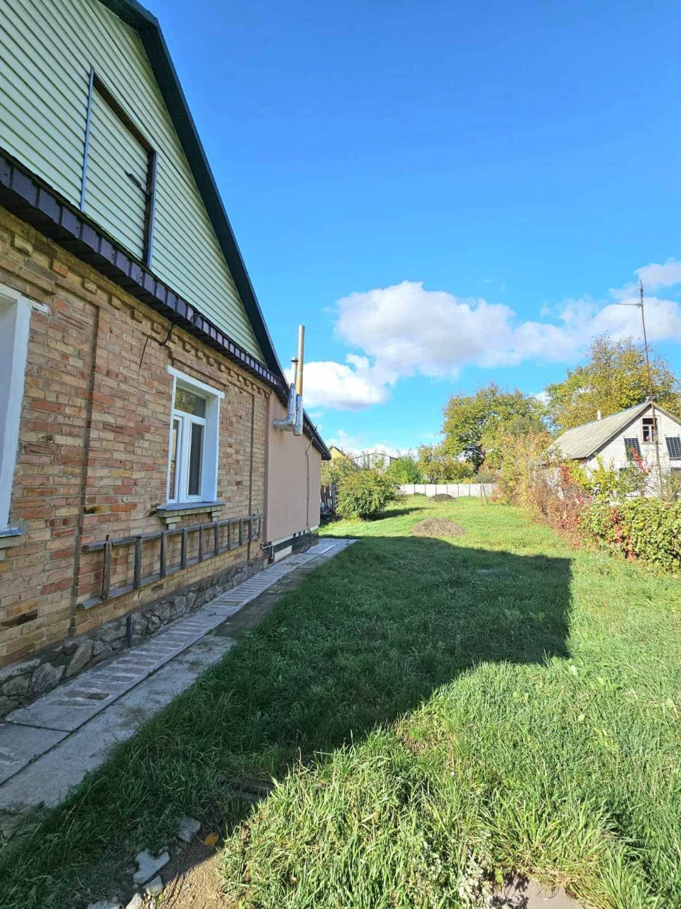 Продаж окремої частини будинку,окремий двір у місті Полтава.
