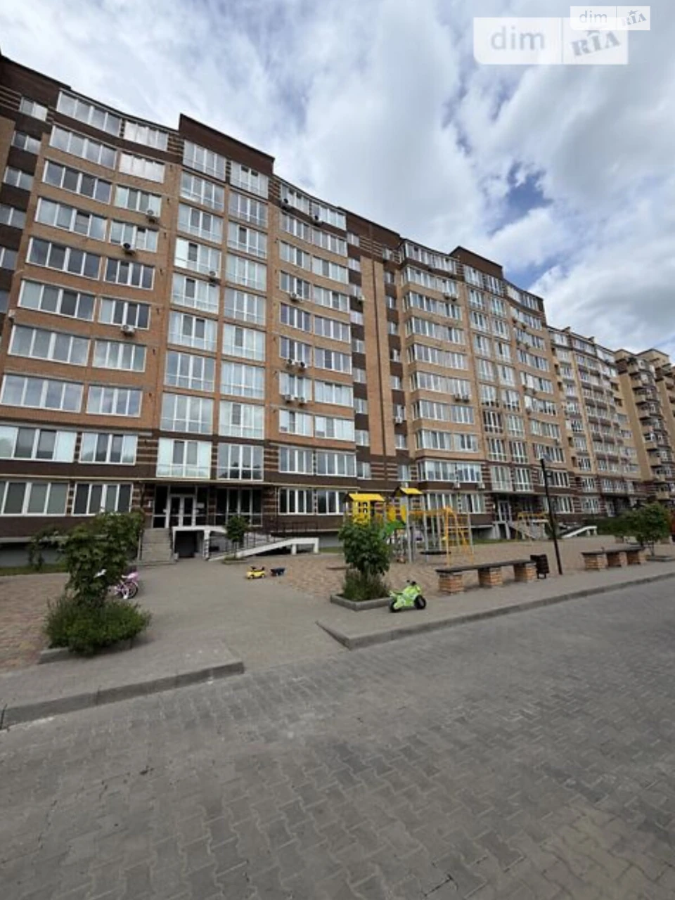 Продаж Квартира Виставка