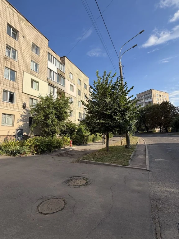 продаж квартири біля ЦНАПу