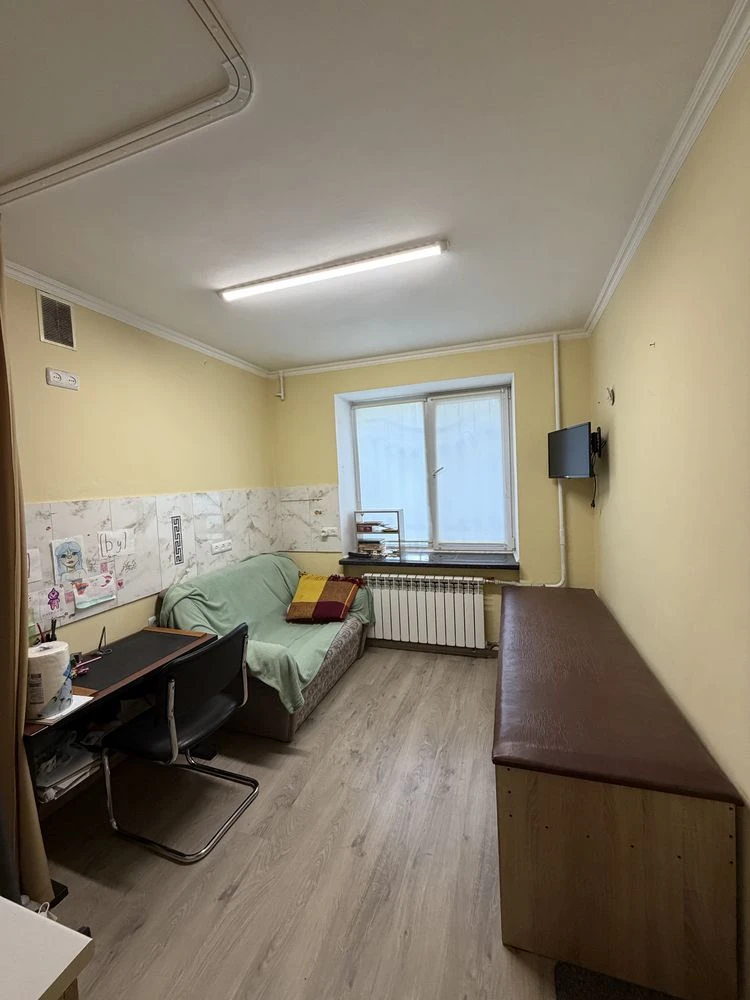 продаж квартири біля ЦНАПу