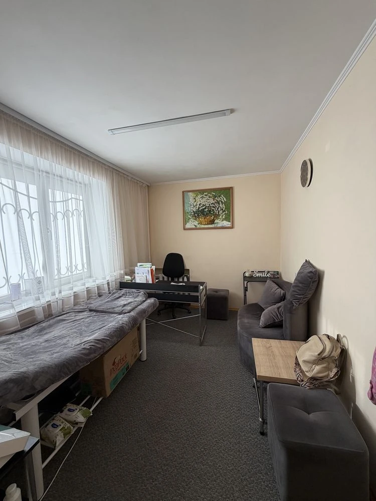 продаж квартири біля ЦНАПу