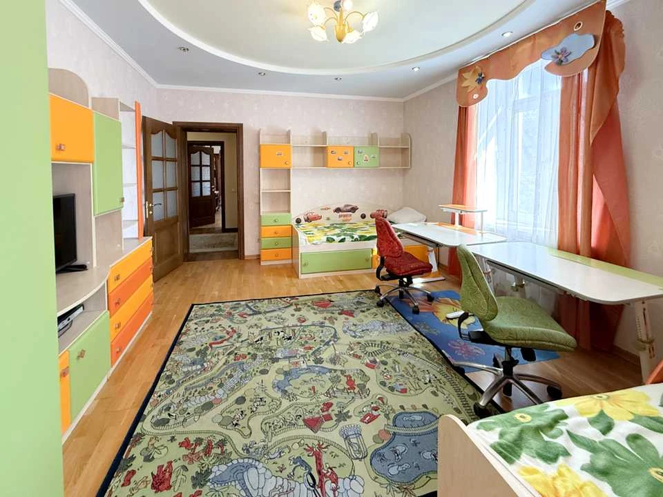 Квартира. Київ, Рея Бредбері вул.
