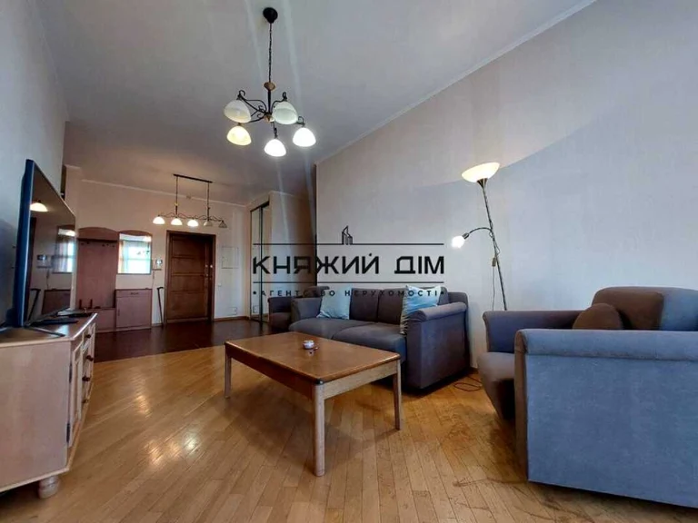Квартира. Київ, Панаса Мирного вул.