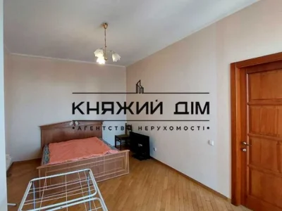 Квартира. Київ, Панаса Мирного вул.