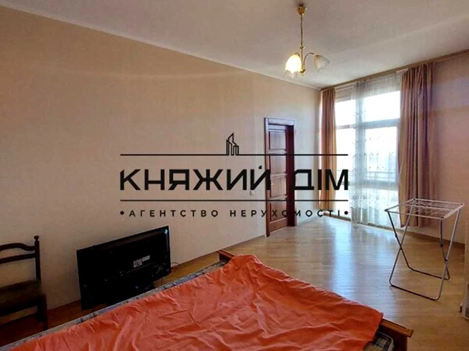 Квартира. Київ, Панаса Мирного вул.