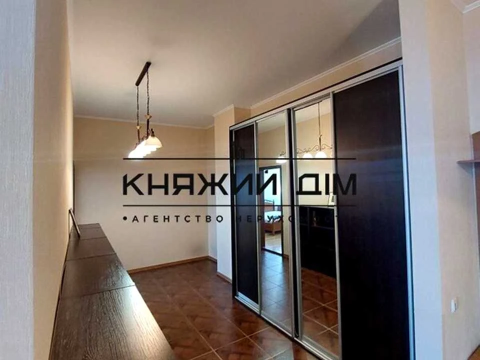 Квартира. Київ, Панаса Мирного вул.