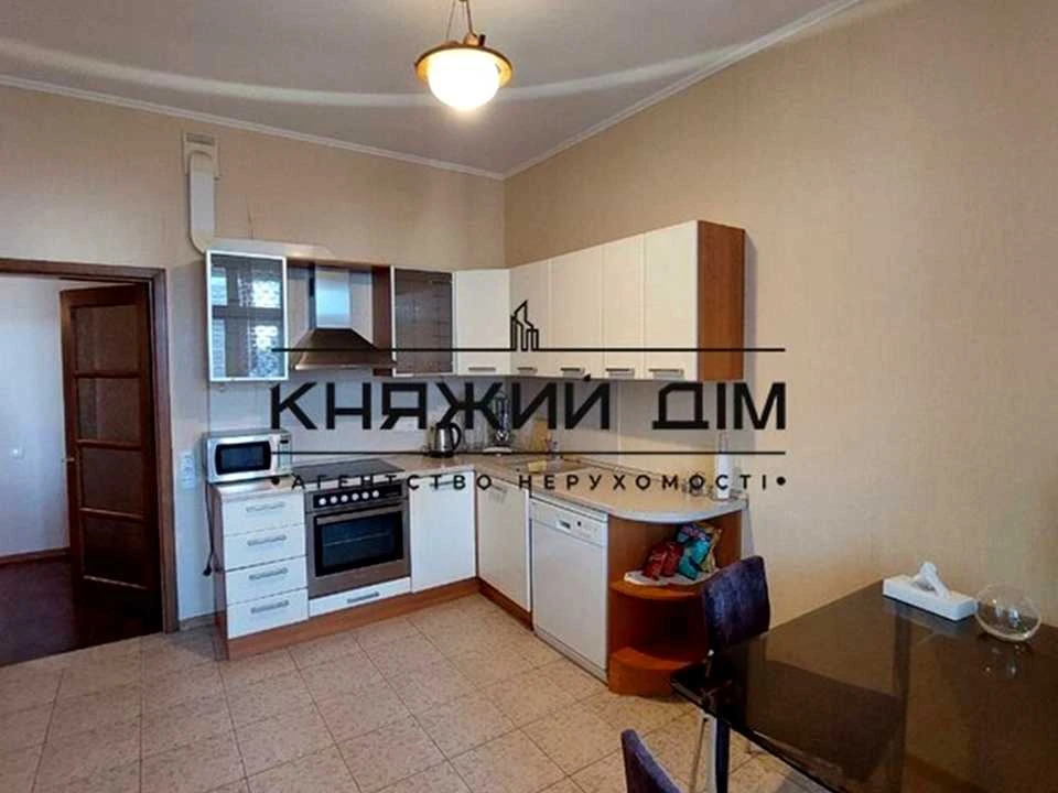 Квартира. Київ, Панаса Мирного вул.