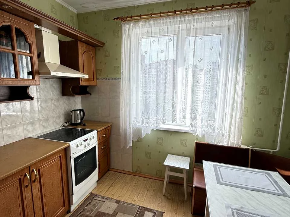 Квартира. Київ, Анни Ахматової вул.