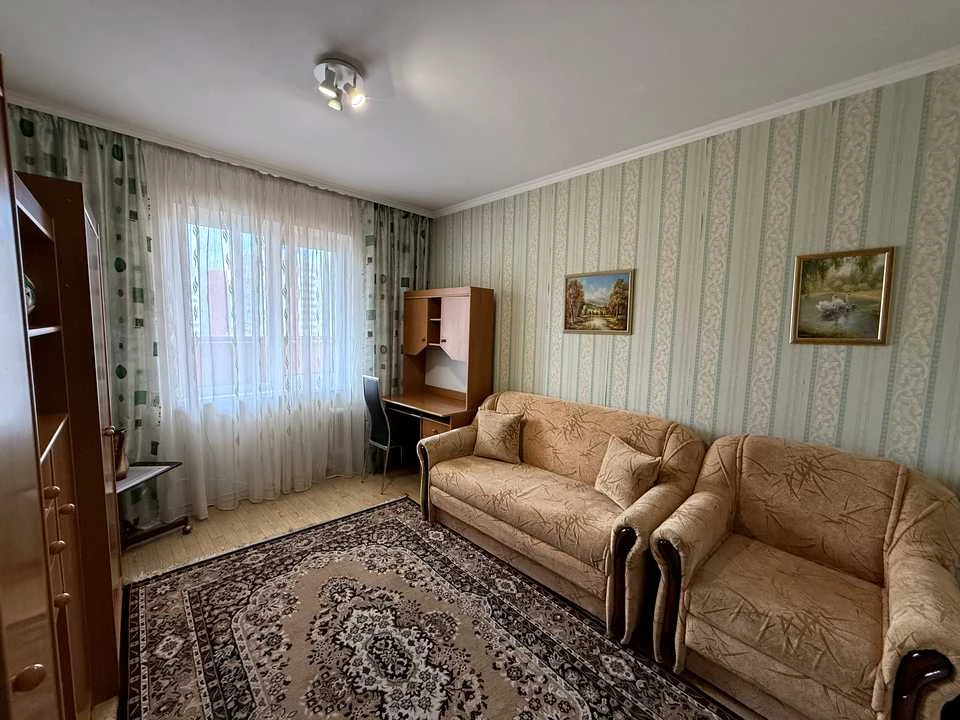 Квартира. Київ, Анни Ахматової вул.