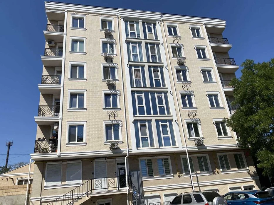 One-room apartment for sale in the heart of Odessa, residential complex "Ri"
