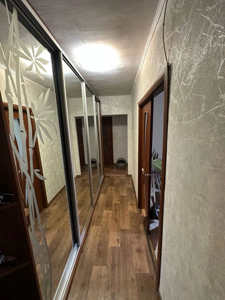 Продам 3 комн.Победа 6 пр.Героев 46