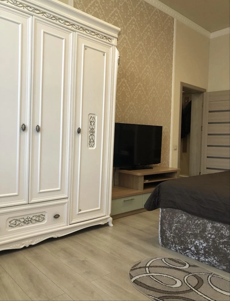Ярослава Мудрого! Метро 1 мин  Продам 2К 57 м2
