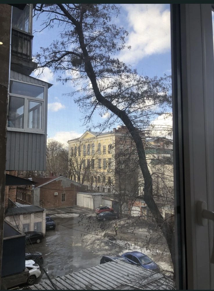 Ярослава Мудрого! Метро 1 мин  Продам 2К 57 м2