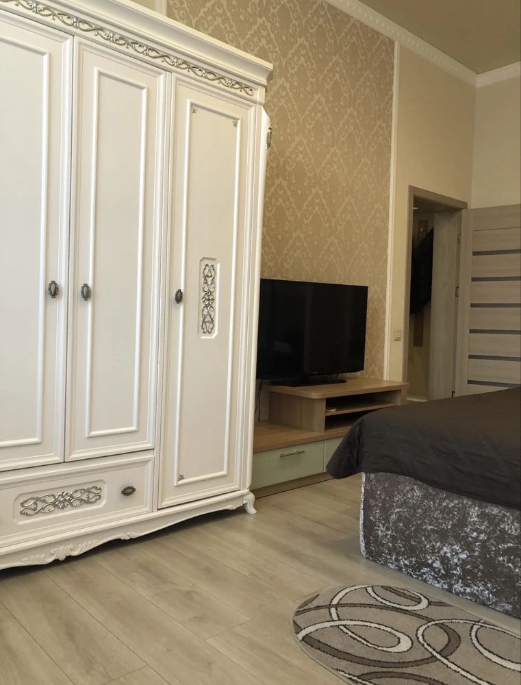 Ярослава Мудрого! Метро 1 мин  Продам 2К 57 м2