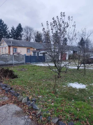 Трьохкімнатна квартира 120 кв.м. під ремонт