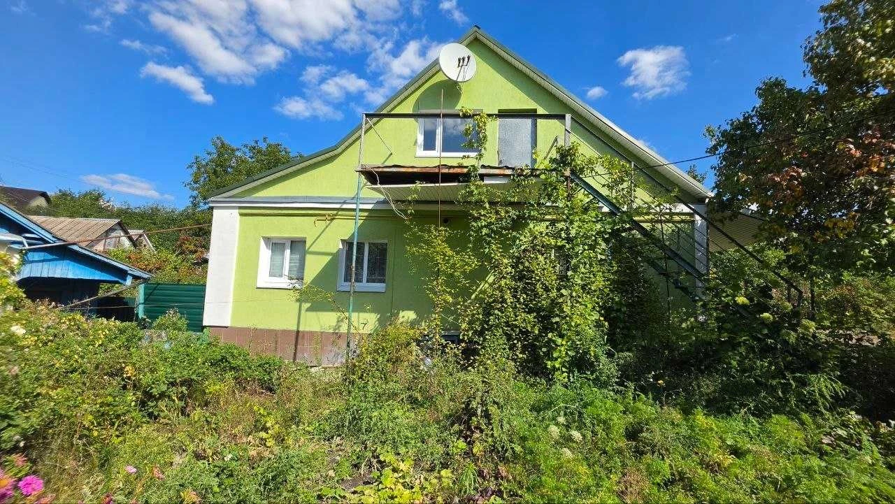 Продаж частини будинку з окремим двором по вул. Кожедуба !