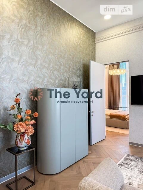 Sale of 2 rooms sq. m. 97 sq. m. No commission! Residential complex Novopecherskie Lypky