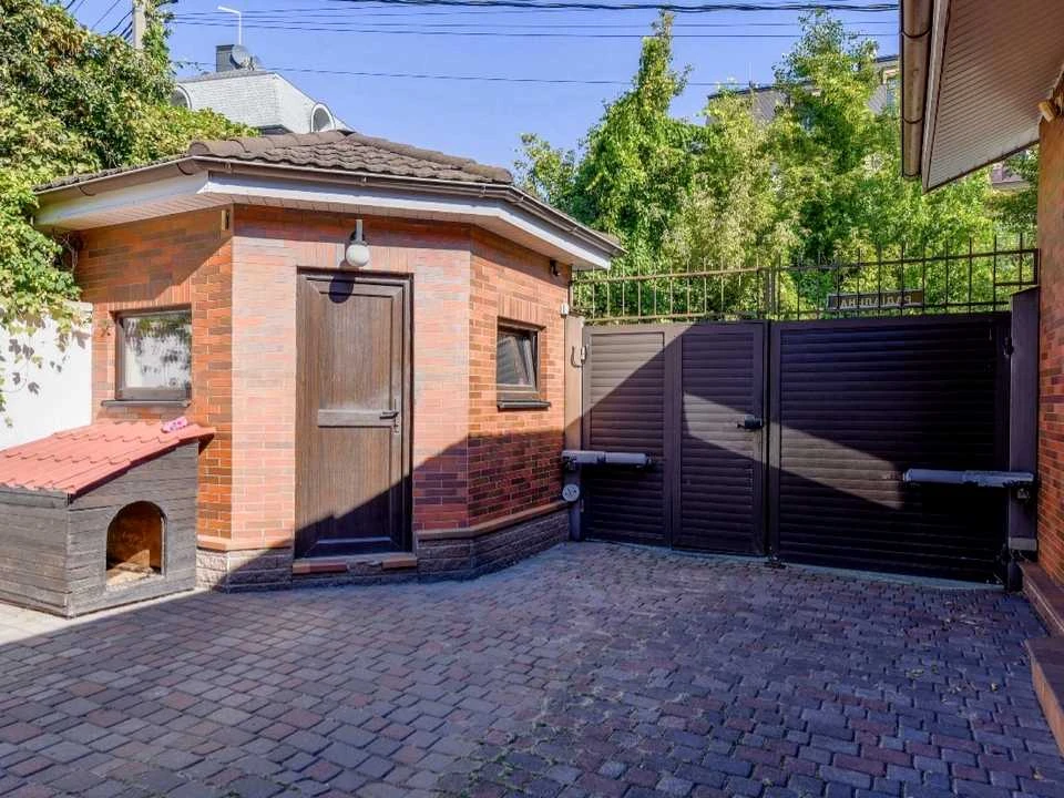 Будинок. Київ, Радіальна вул.