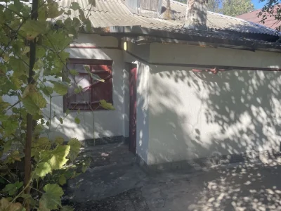 Продам часть дома пр.  Поля середина