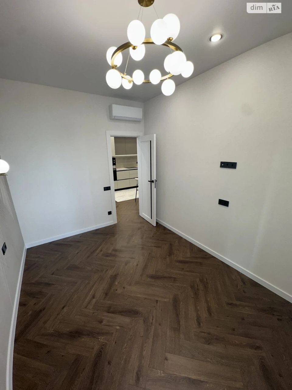 Продаж Квартира Ближні Млини