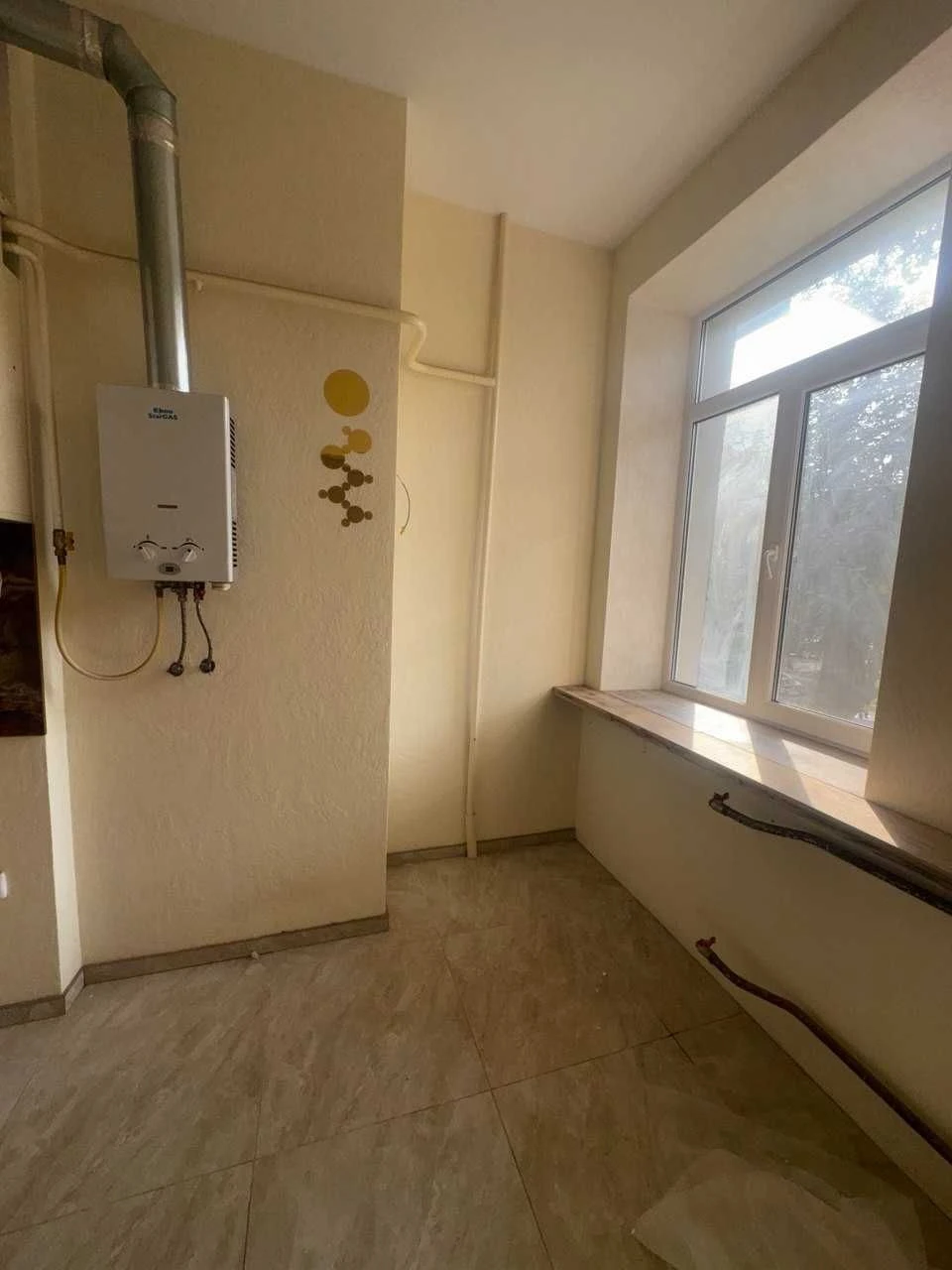 Продам 2-кімнатну квартиру "сталінку" біля парку в Приморськ
