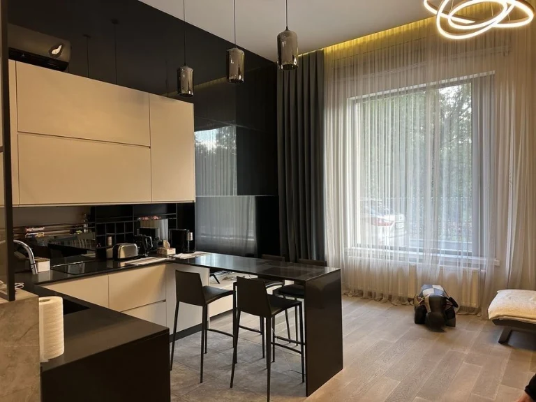 Продам євродвушку 65м² з дизайнерським ремонтом ЖК Гринвуд Ф